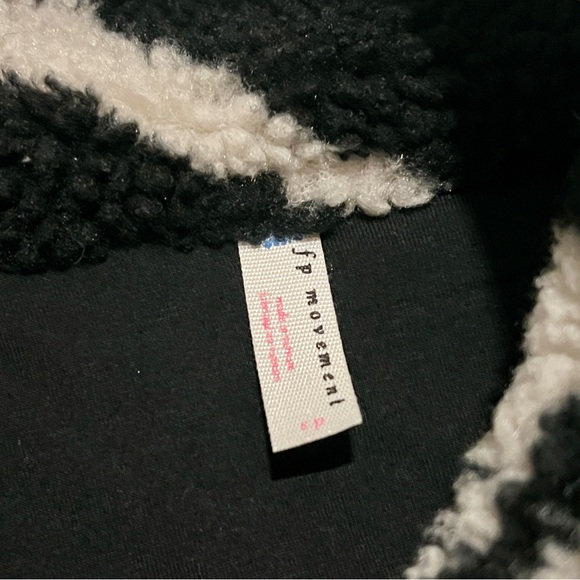 FP Movement Rocky Ridge Jacket (Geo Line Combo) - Size S - Picture 10 of 11